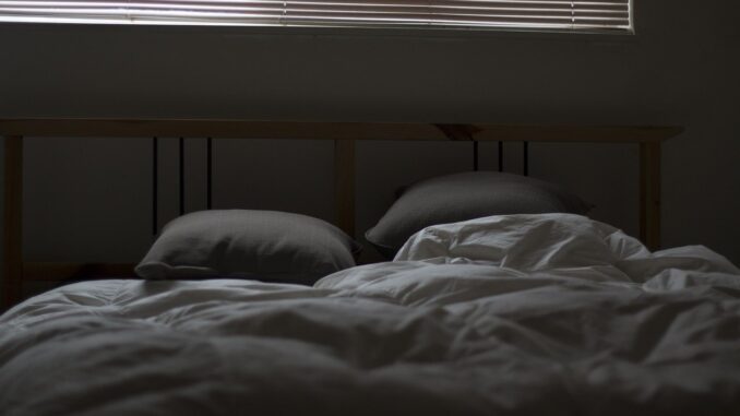 bed-731162_1280